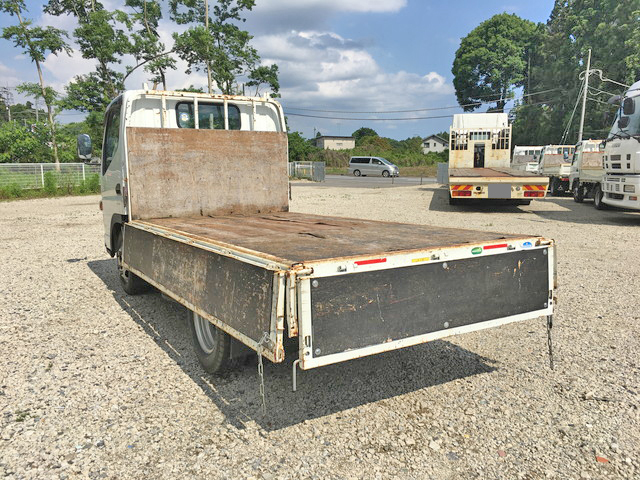 三菱ふそうキャンター平ボディ小型（2t・3t）[写真12]