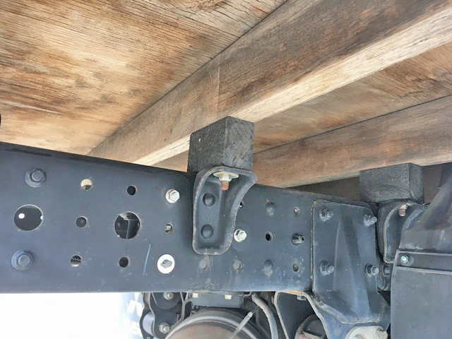 三菱ふそうキャンター平ボディ小型（2t・3t）[写真24]