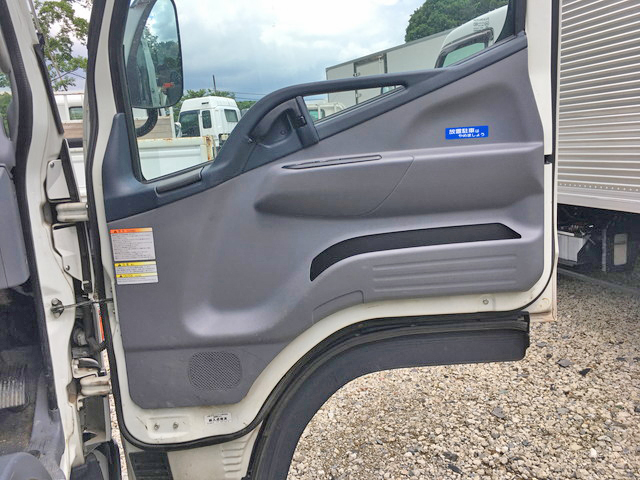 三菱ふそうキャンター平ボディ小型（2t・3t）[写真30]