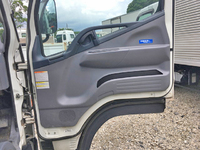 三菱ふそうキャンター平ボディ小型（2t・3t）[写真30]