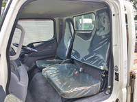 三菱ふそうキャンター平ボディ小型（2t・3t）[写真32]