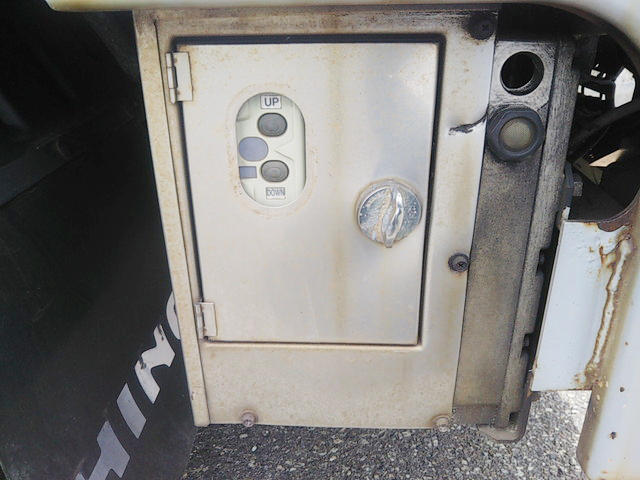 日野デュトロ平ボディ小型（2t・3t）[写真13]