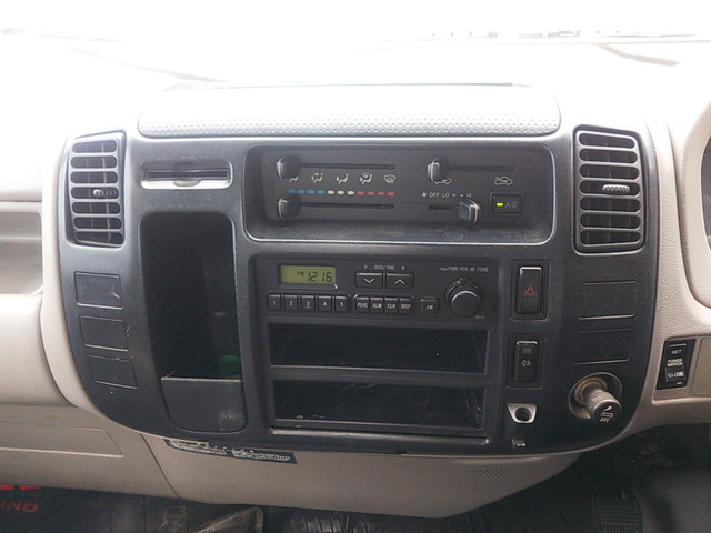 日野デュトロ平ボディ小型（2t・3t）[写真26]