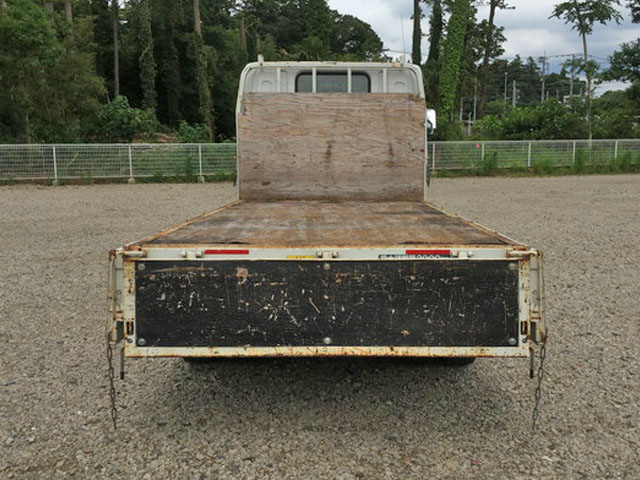 三菱ふそうキャンター平ボディ小型（2t・3t）[写真10]