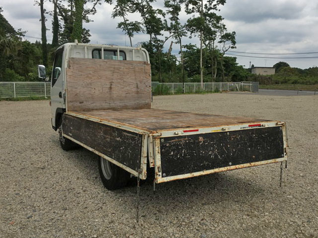三菱ふそうキャンター平ボディ小型（2t・3t）[写真11]