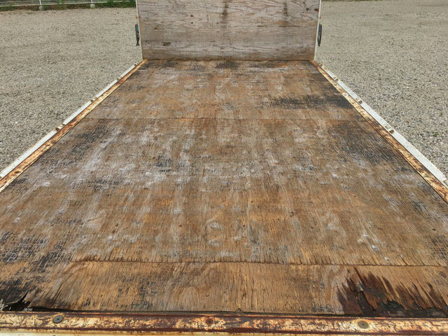 三菱ふそうキャンター平ボディ小型（2t・3t）[写真13]