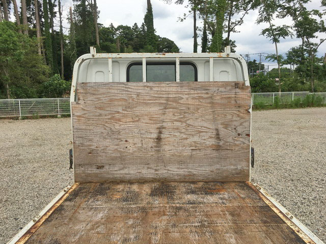 三菱ふそうキャンター平ボディ小型（2t・3t）[写真14]