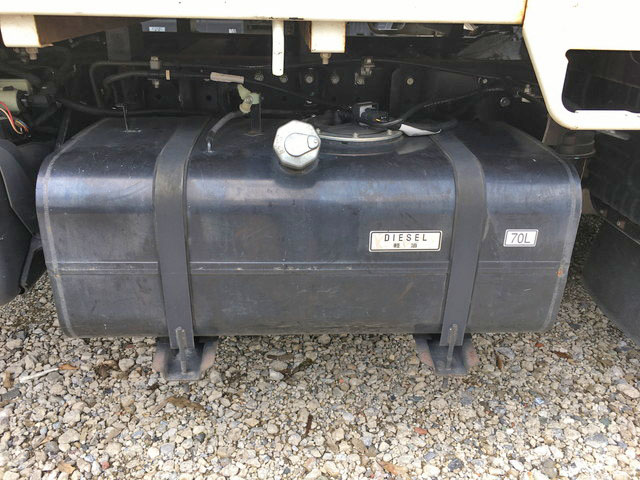 三菱ふそうキャンター平ボディ小型（2t・3t）[写真17]