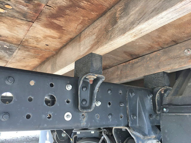 三菱ふそうキャンター平ボディ小型（2t・3t）[写真19]