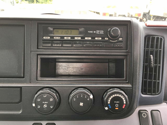 三菱ふそうキャンター平ボディ小型（2t・3t）[写真35]