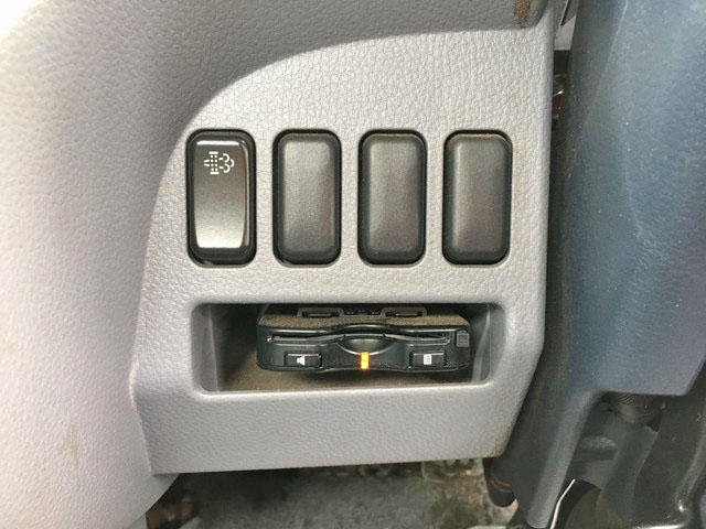 三菱ふそうキャンター平ボディ小型（2t・3t）[写真36]