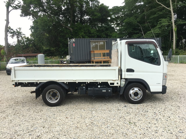 三菱ふそうキャンター平ボディ小型（2t・3t）[写真06]