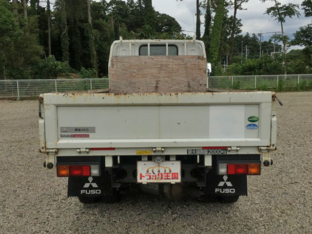 三菱ふそうキャンター平ボディ小型（2t・3t）[写真09]