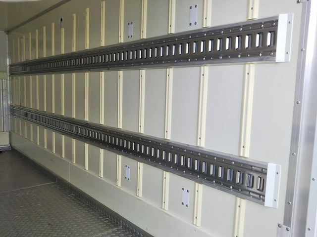 いすゞエルフ冷凍車（冷蔵車）小型（2t・3t）[写真14]