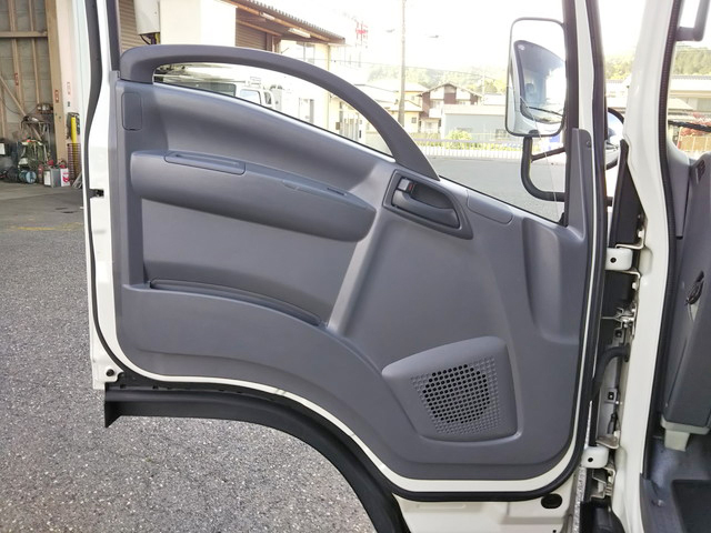 いすゞエルフ冷凍車（冷蔵車）小型（2t・3t）[写真29]