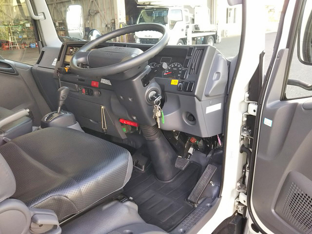 いすゞエルフ冷凍車（冷蔵車）小型（2t・3t）[写真32]