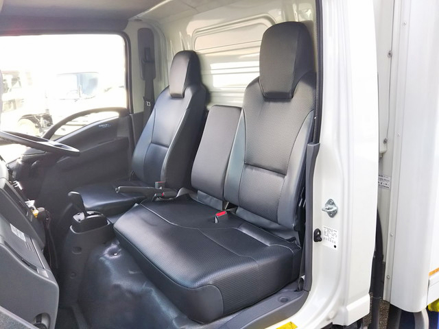 いすゞエルフ冷凍車（冷蔵車）小型（2t・3t）[写真33]