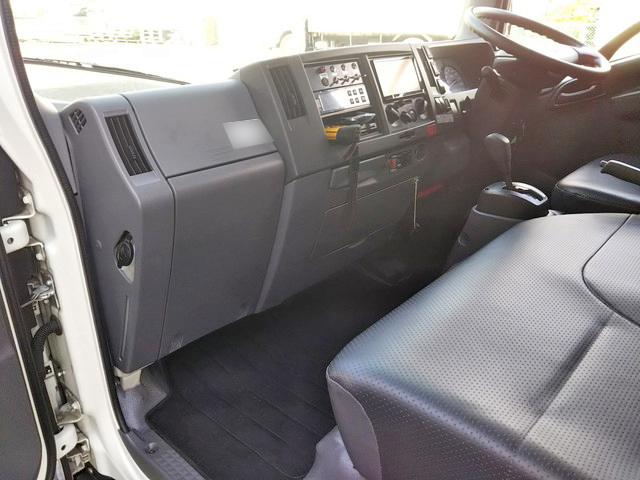 いすゞエルフ冷凍車（冷蔵車）小型（2t・3t）[写真34]