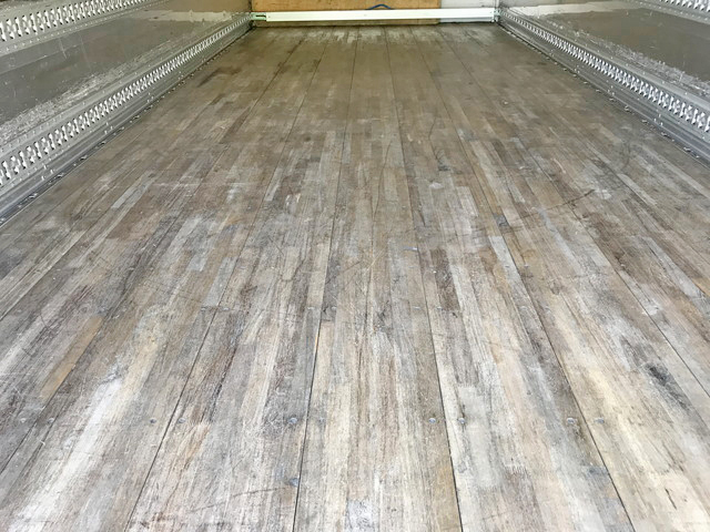 三菱ふそうファイターアルミウイング中型（4t）[写真13]