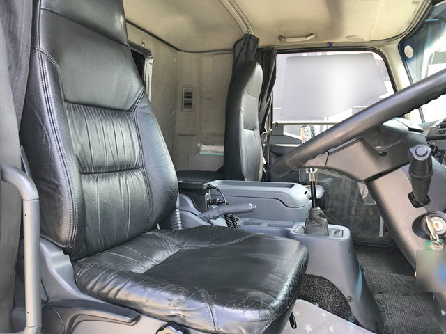 三菱ふそうファイターアルミウイング中型（4t）[写真28]