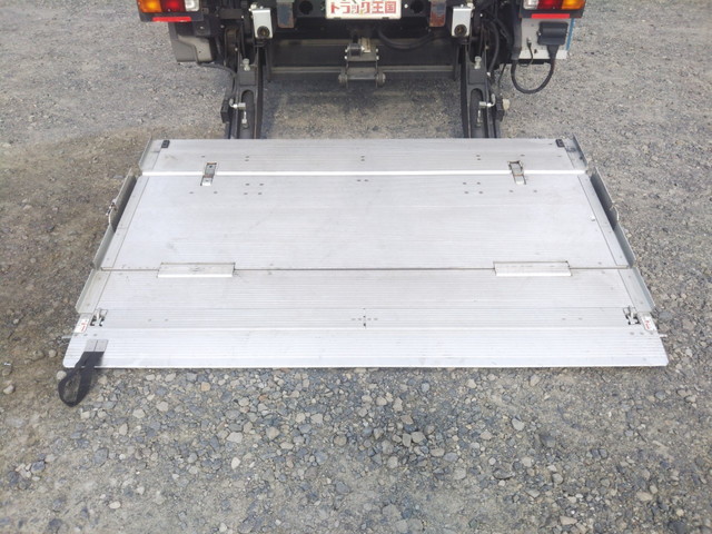 いすゞエルフ冷凍車（冷蔵車）小型（2t・3t）[写真12]