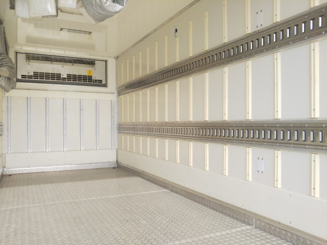 いすゞエルフ冷凍車（冷蔵車）小型（2t・3t）[写真17]