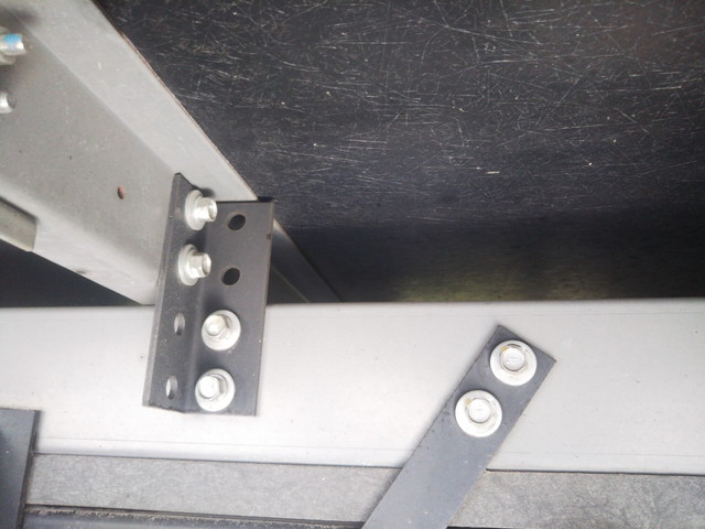 いすゞエルフ冷凍車（冷蔵車）小型（2t・3t）[写真22]