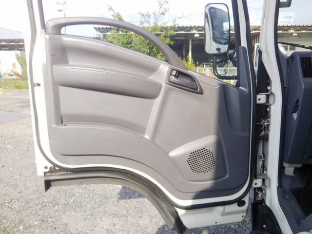 いすゞエルフ冷凍車（冷蔵車）小型（2t・3t）[写真27]