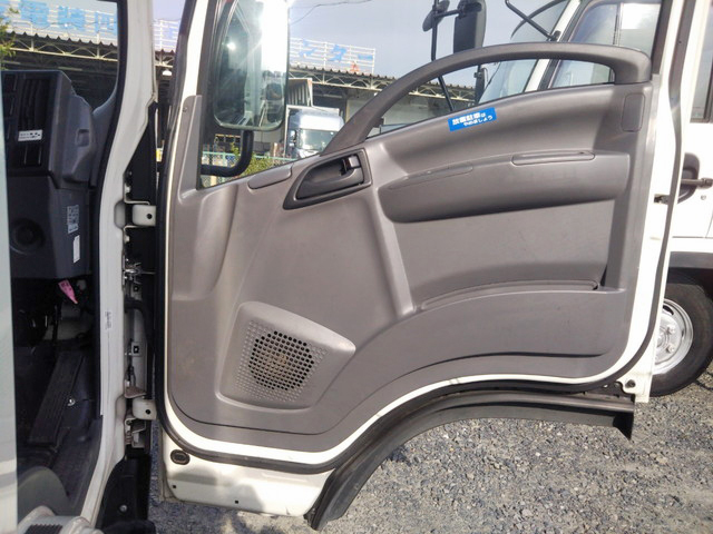 いすゞエルフ冷凍車（冷蔵車）小型（2t・3t）[写真28]