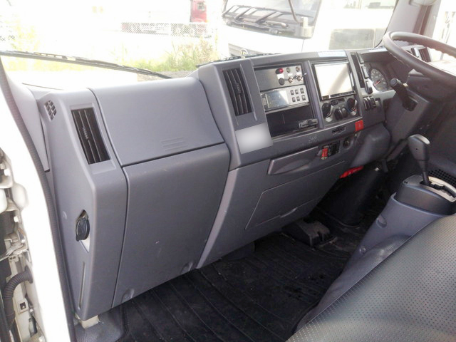 いすゞエルフ冷凍車（冷蔵車）小型（2t・3t）[写真32]