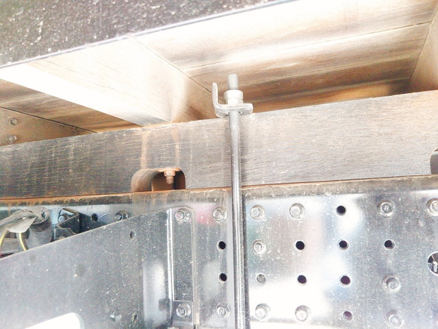 三菱ふそうキャンター平ボディ小型（2t・3t）[写真14]