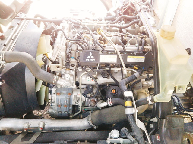 三菱ふそうキャンター平ボディ小型（2t・3t）[写真19]