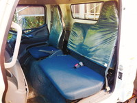 三菱ふそうキャンター平ボディ小型（2t・3t）[写真24]