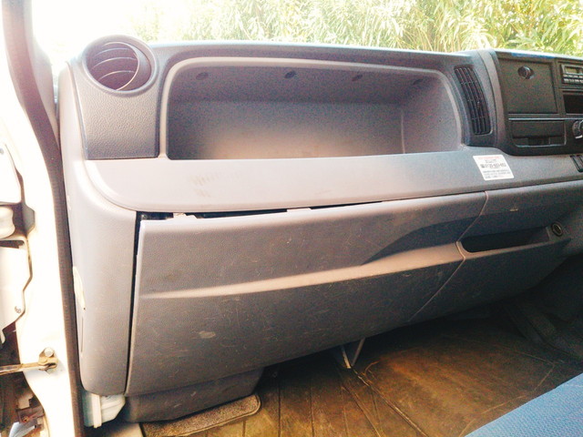 三菱ふそうキャンター平ボディ小型（2t・3t）[写真27]