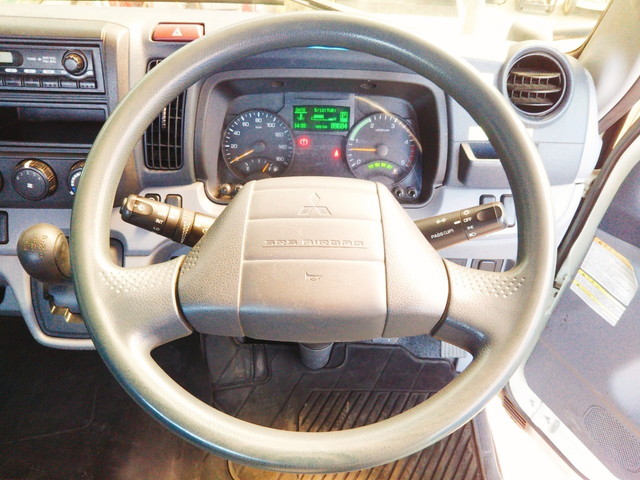 三菱ふそうキャンター平ボディ小型（2t・3t）[写真31]