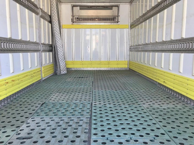 三菱ふそうキャンター冷凍車（冷蔵車）小型（2t・3t）[写真11]