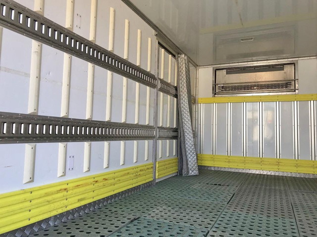 三菱ふそうキャンター冷凍車（冷蔵車）小型（2t・3t）[写真12]