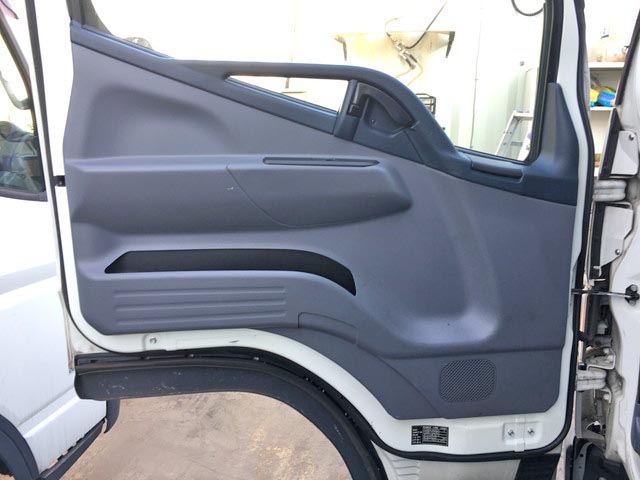 三菱ふそうキャンター冷凍車（冷蔵車）小型（2t・3t）[写真30]