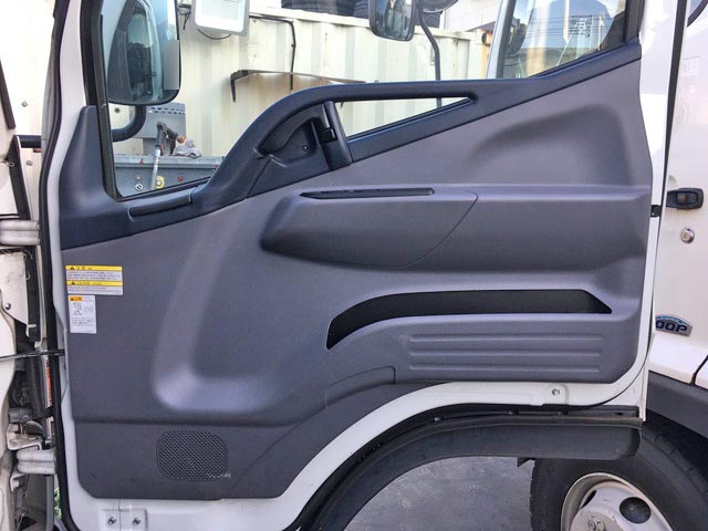 三菱ふそうキャンター冷凍車（冷蔵車）小型（2t・3t）[写真31]