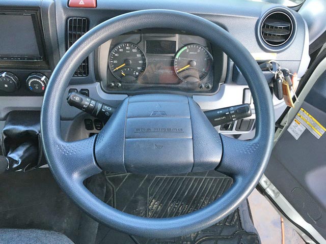 三菱ふそうキャンター冷凍車（冷蔵車）小型（2t・3t）[写真37]