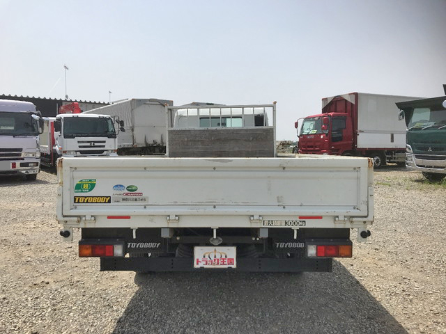 三菱ふそうキャンター平ボディ小型（2t・3t）[写真10]