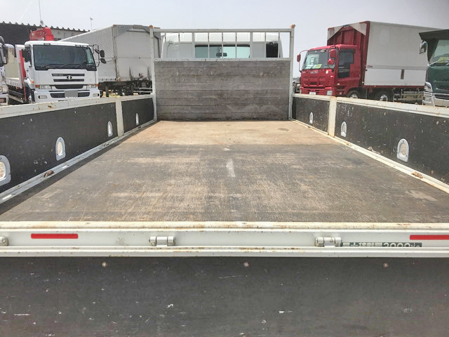 三菱ふそうキャンター平ボディ小型（2t・3t）[写真11]