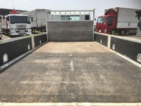 三菱ふそうキャンター平ボディ小型（2t・3t）[写真12]