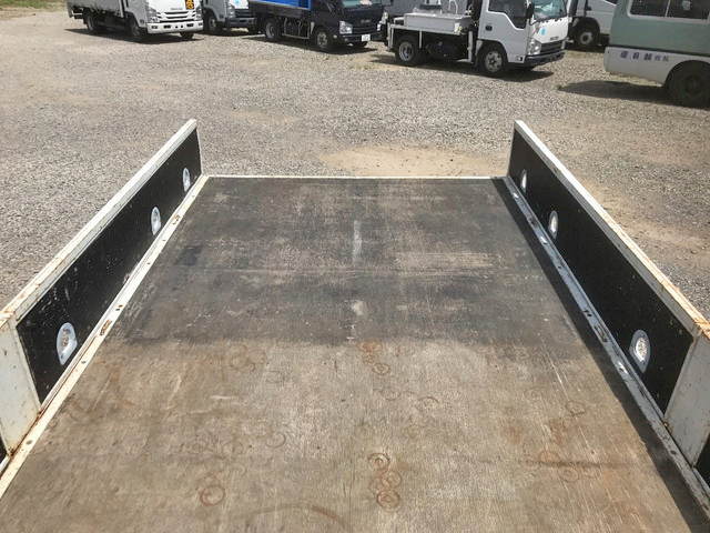 三菱ふそうキャンター平ボディ小型（2t・3t）[写真13]