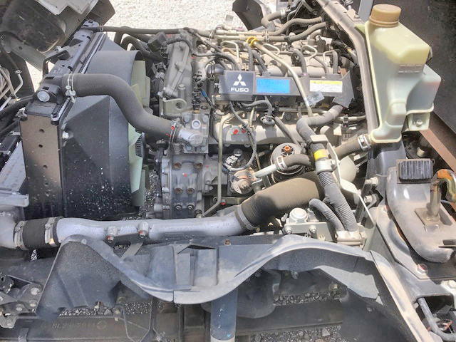 三菱ふそうキャンター平ボディ小型（2t・3t）[写真24]