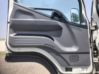 三菱ふそうキャンター平ボディ小型（2t・3t）[写真28]