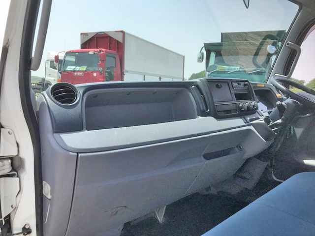 三菱ふそうキャンター平ボディ小型（2t・3t）[写真32]