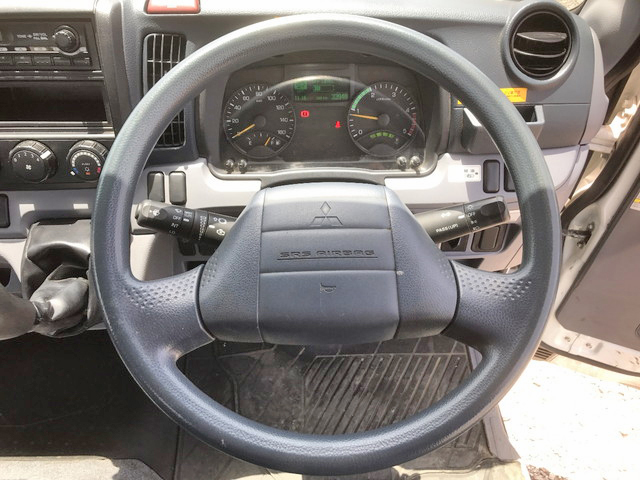 三菱ふそうキャンター平ボディ小型（2t・3t）[写真34]