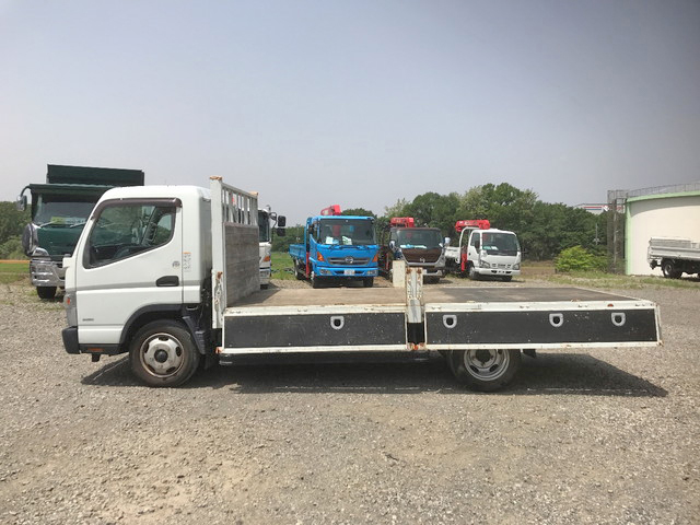 三菱ふそうキャンター平ボディ小型（2t・3t）[写真06]