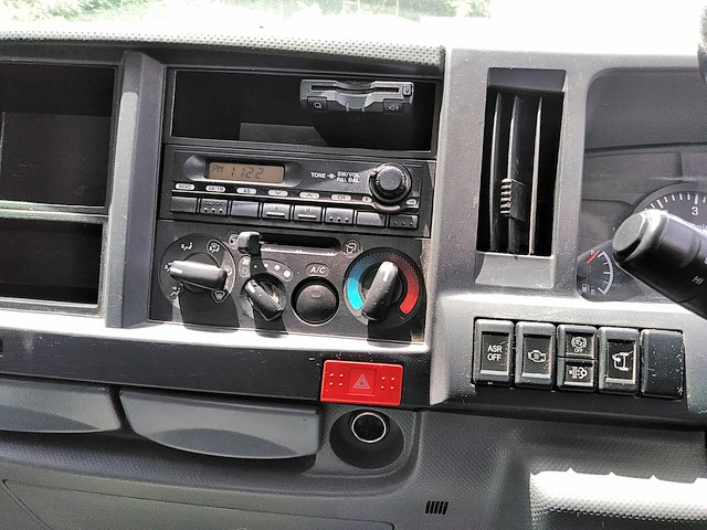 いすゞエルフ高所作業車小型（2t・3t）[写真37]